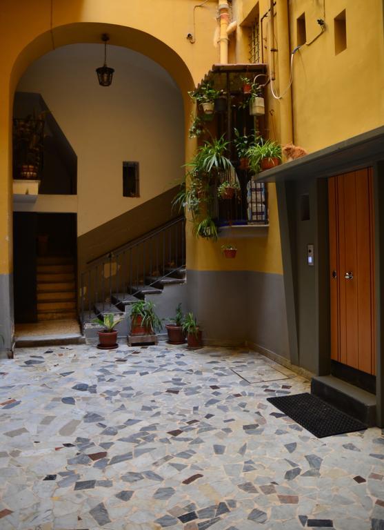 La Strada Parlata Hotel Наполи Екстериор снимка